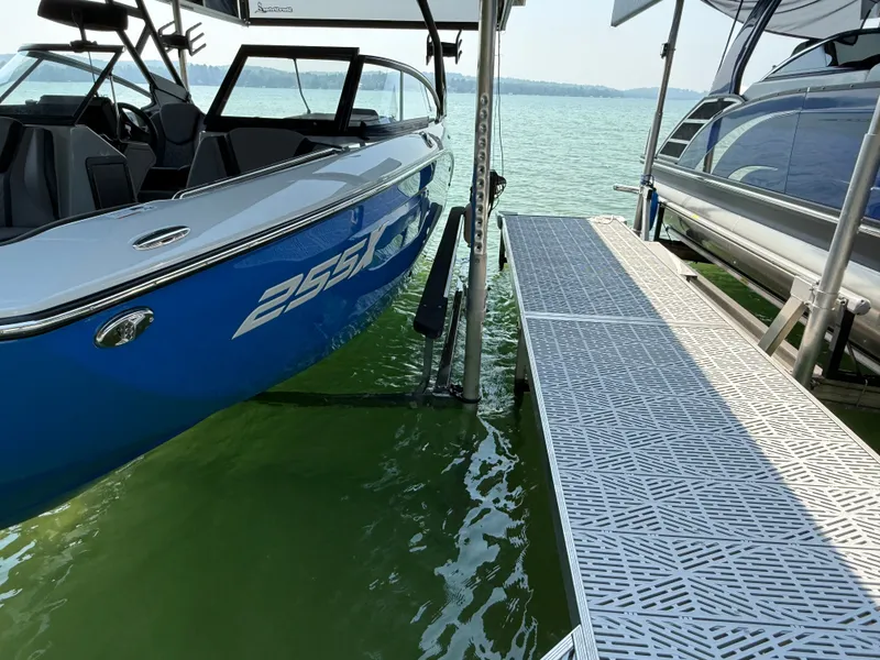 Slide: The Image of Yamaha 255 XD 2025 - 21