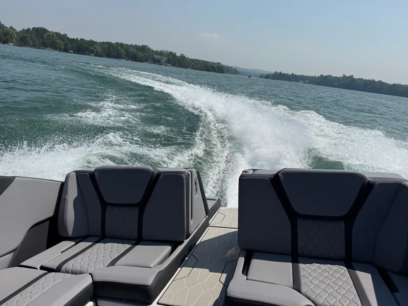 Slide: The Image of Yamaha 255 XD 2025 - 7