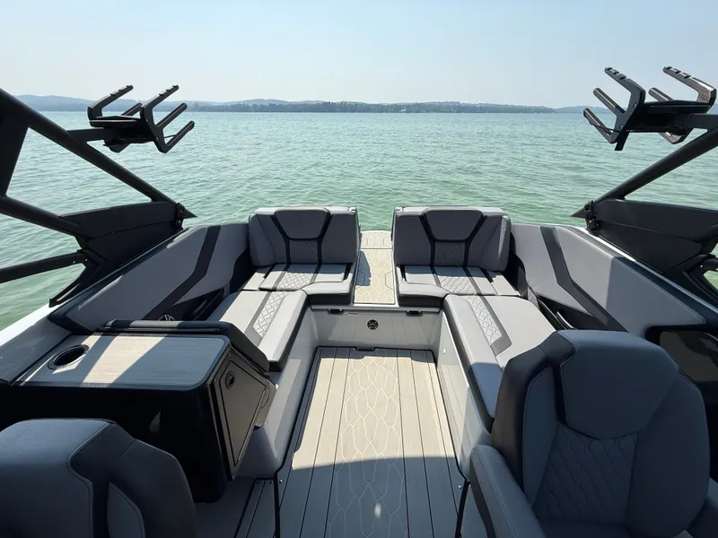 Slide: The Image of Yamaha 255 XD 2025 - 8