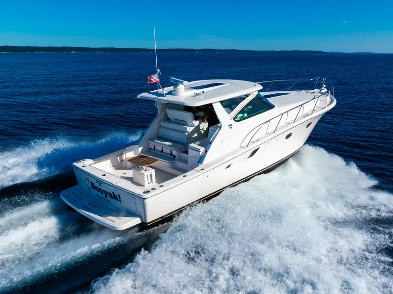 Slide: The Image of Tiara 4300 Open 2020 - 10