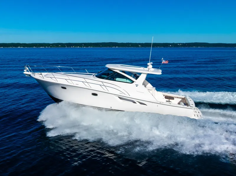 Slide: The Image of Tiara 4300 Open 2020 - 12