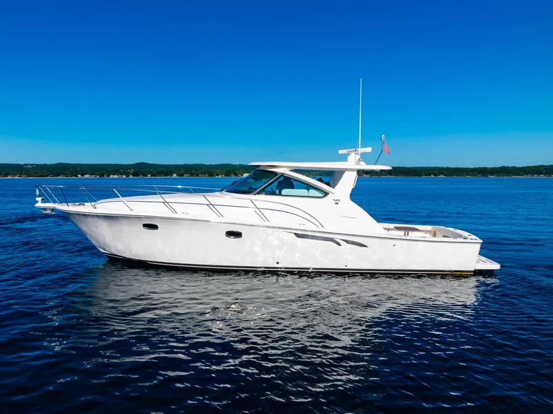 Slide: The Image of Tiara 4300 Open 2020 - 2