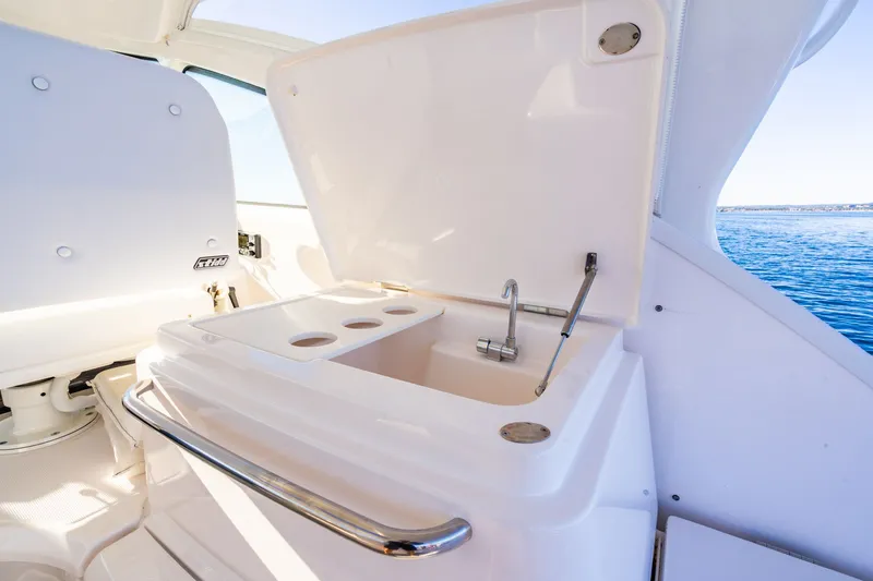 Slide: The Image of Tiara 4300 Open 2020 - 21