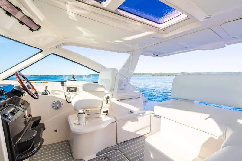 Slide: The Image of Tiara 4300 Open 2020 - 24