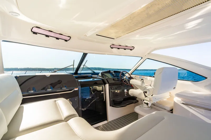 Slide: The Image of Tiara 4300 Open 2020 - 25