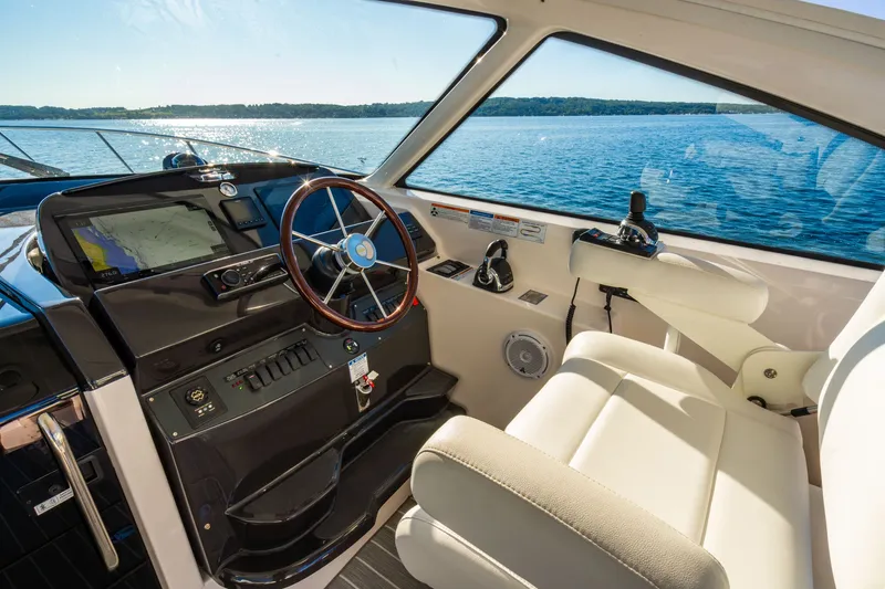 Slide: The Image of Tiara 4300 Open 2020 - 28