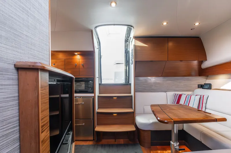 Slide: The Image of Tiara 4300 Open 2020 - 33