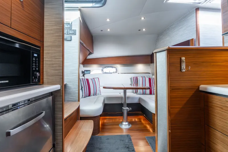 Slide: The Image of Tiara 4300 Open 2020 - 35