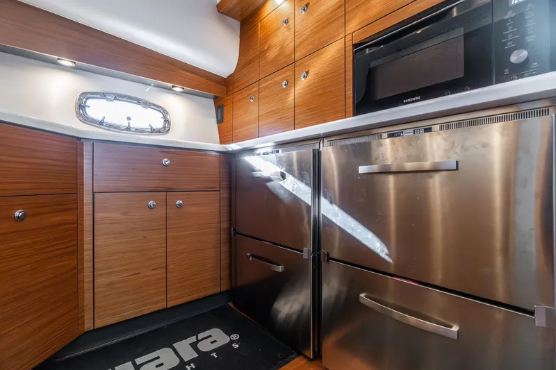 Slide: The Image of Tiara 4300 Open 2020 - 39