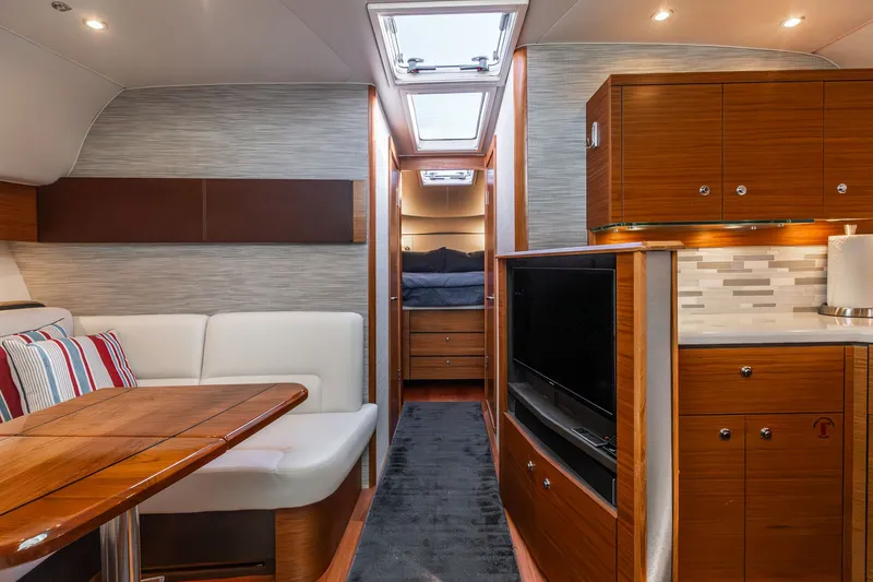 Slide: The Image of Tiara 4300 Open 2020 - 42