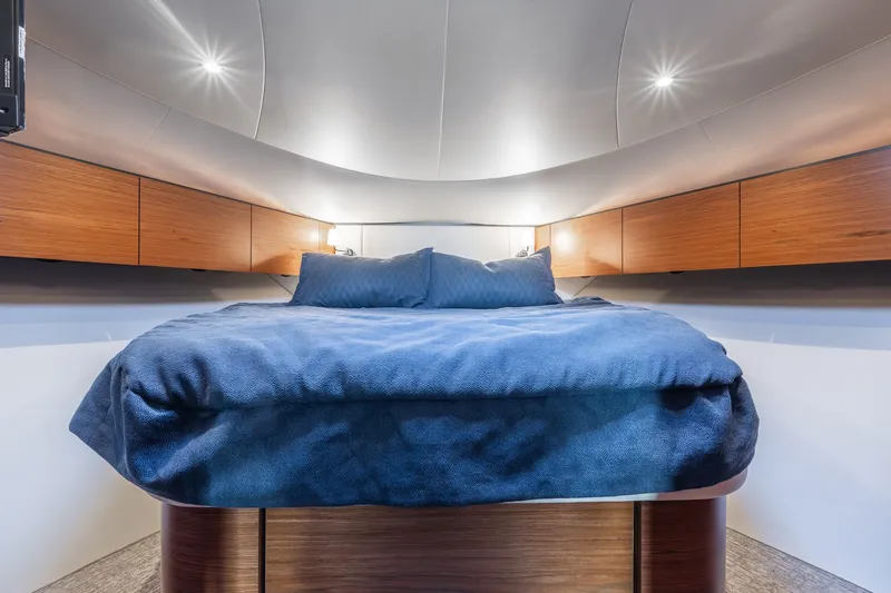 Slide: The Image of Tiara 4300 Open 2020 - 45