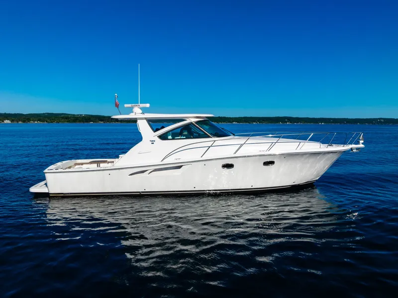 Slide: The Image of Tiara 4300 Open 2020 - 5