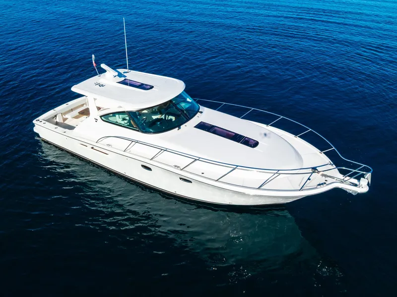 Slide: The Image of Tiara 4300 Open 2020 - 6