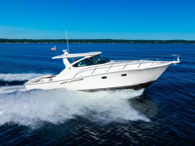 Slide: The Image of Tiara 4300 Open 2020 - 9