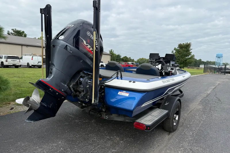 Slide: The Image of 2018 SKEER ZX190 boat with Yamaha outboard motor on a trailer. - 4