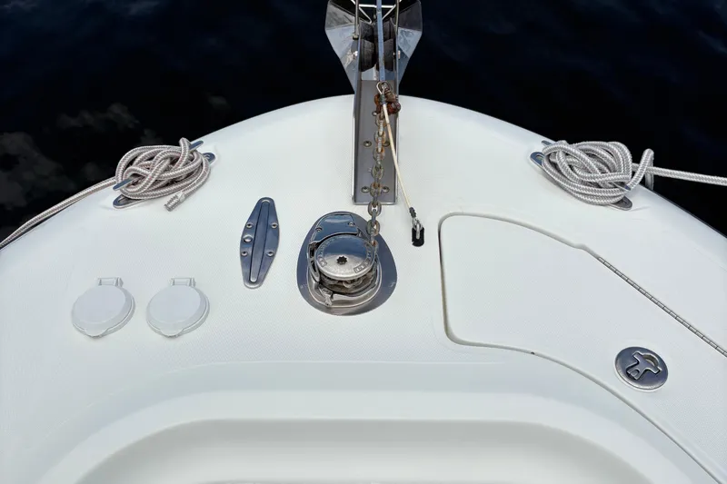 Slide: The Image of 2007 Hydra-Sports Vector 3300 CC boat deck with anchor and ropes. - 8