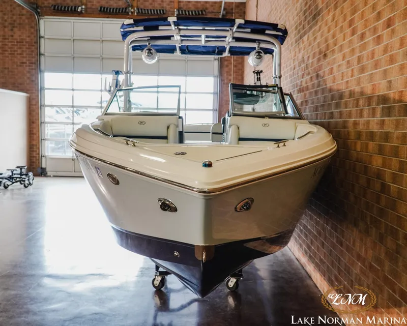 Slide: The Image of Cobalt R7 Surf 2019 - 5