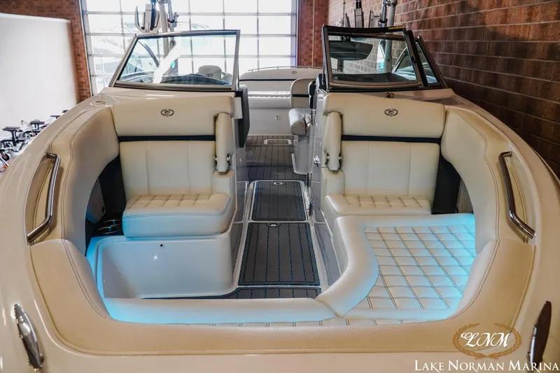 Slide: The Image of Cobalt R7 Surf 2019 - 7