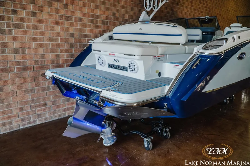 Slide: The Image of Cobalt R7 Surf 2019 - 8