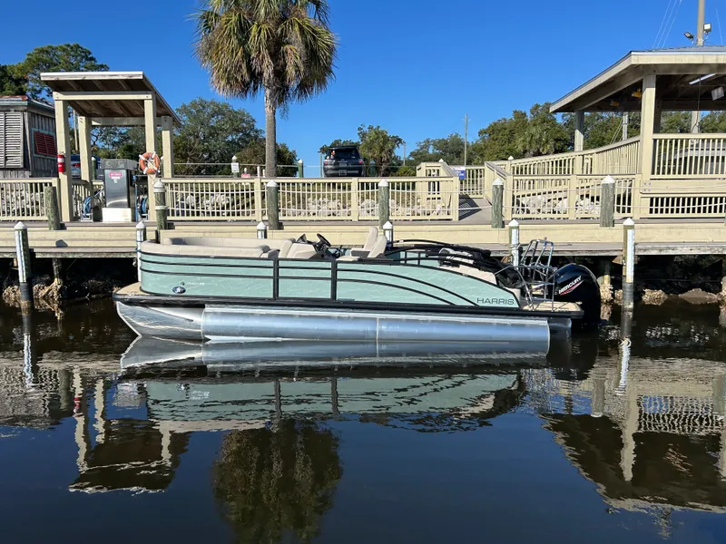 Slide: The Image of Harris Cruiser 230 2026 - 0