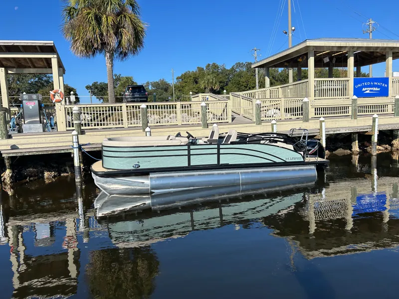 Slide: The Image of Harris Cruiser 230 2026 - 2