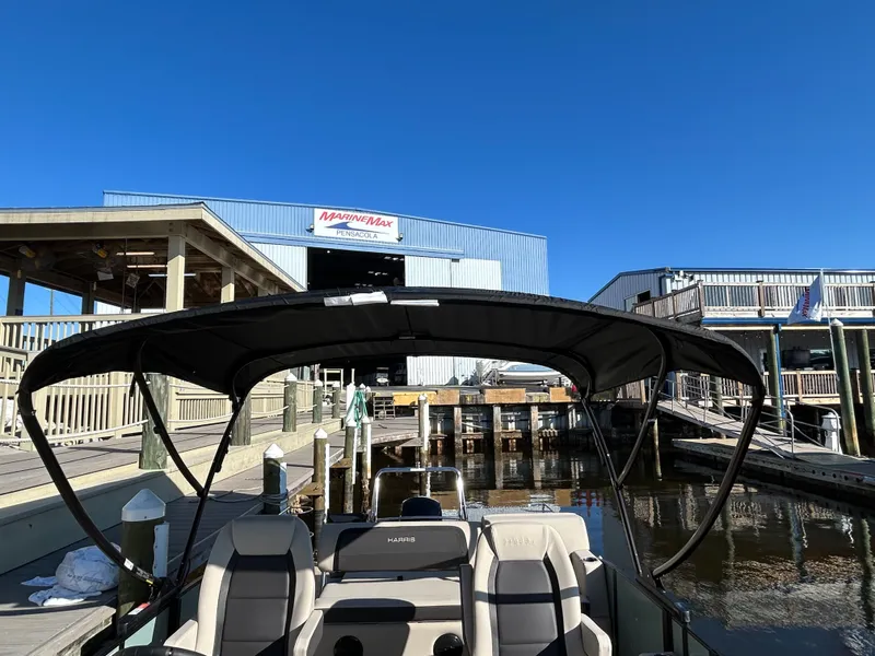 Slide: The Image of Harris Cruiser 230 2026 - 28