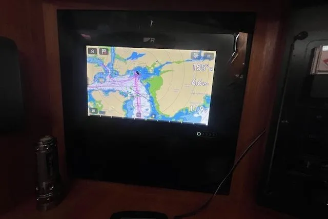 Slide: The Image of Navigation display on 2003 Catalina 470 Sloop with Wing Keel, showing nautical chart. - 14