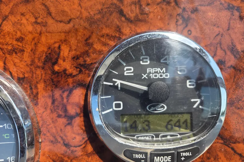 Slide: The Image of Tachometer of 2007 Sea Ray 320 Sundancer showing RPM and digital display. - 20