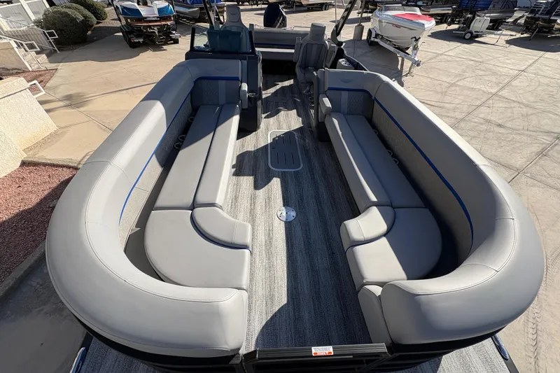 Slide: The Image of 2026 Bennington 26 MCSB pontoon boat with spacious seating and modern design. - 9