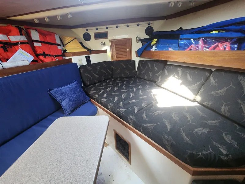 Slide: The Image of Albemarle 305 Express Fisherman 2002 - 11