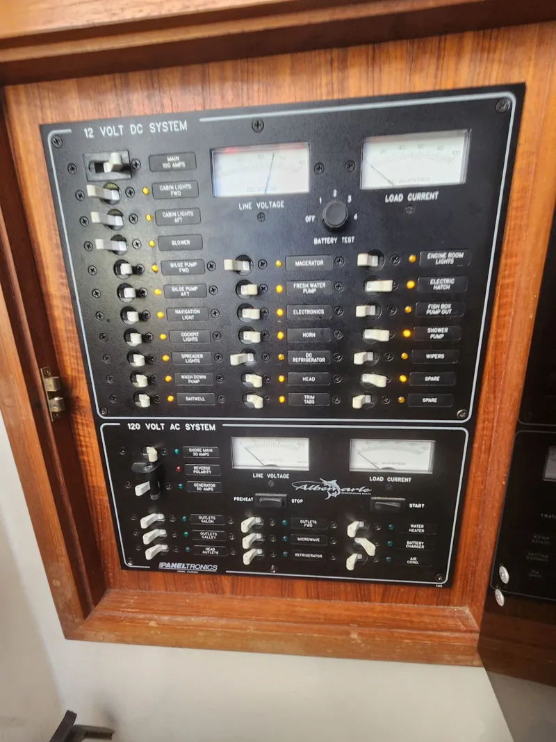 Slide: The Image of Albemarle 305 Express Fisherman 2002 - 21