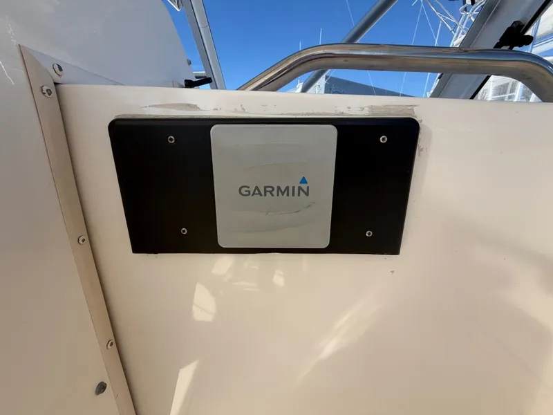Slide: The Image of Garmin device on Albemarle 305 Express Fisherman, year 2002. - 29
