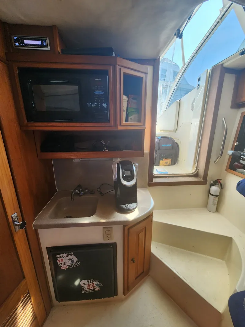 Slide: The Image of Albemarle 305 Express Fisherman 2002 - 8