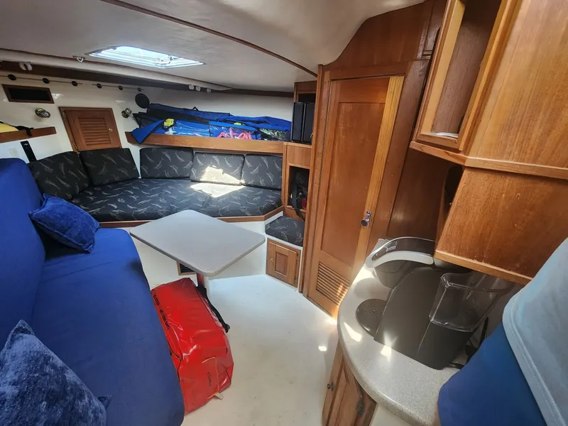 Slide: The Image of Albemarle 305 Express Fisherman 2002 - 9