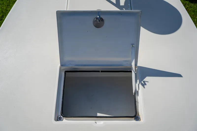 Slide: The Image of Open hatch on 2008 Lake & Bay Boca Grande 20 boat deck. - 31