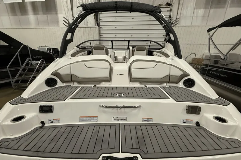 Slide: The Image of Yamaha 212 Limited S 2018 - 5