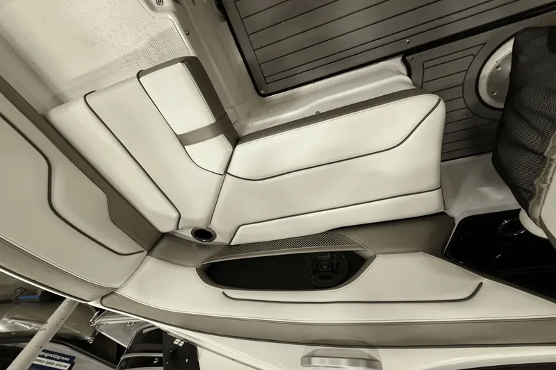 Slide: The Image of Yamaha 212 Limited S 2018 - 7