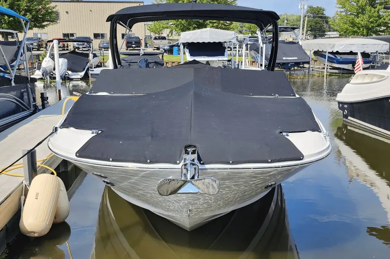 Slide: The Image of Sea Ray SDX 290 Outboard 2023 - 23