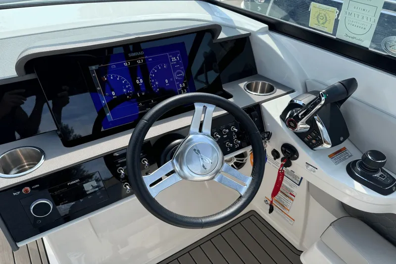 Slide: The Image of Sea Ray SDX 290 Outboard 2023 - 3