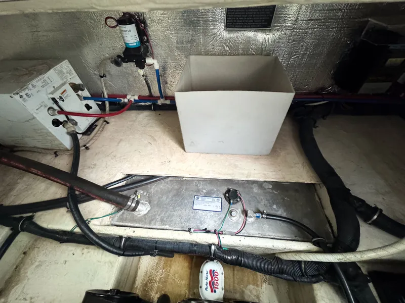 Slide: The Image of Rinker 290 Express 2016 - 55