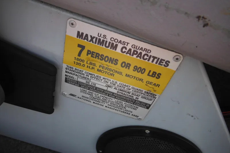 Slide: The Image of 1993 Sea Nymph SS175 Fish-n-ski boat capacity label, 7 persons or 900 lbs. - 20