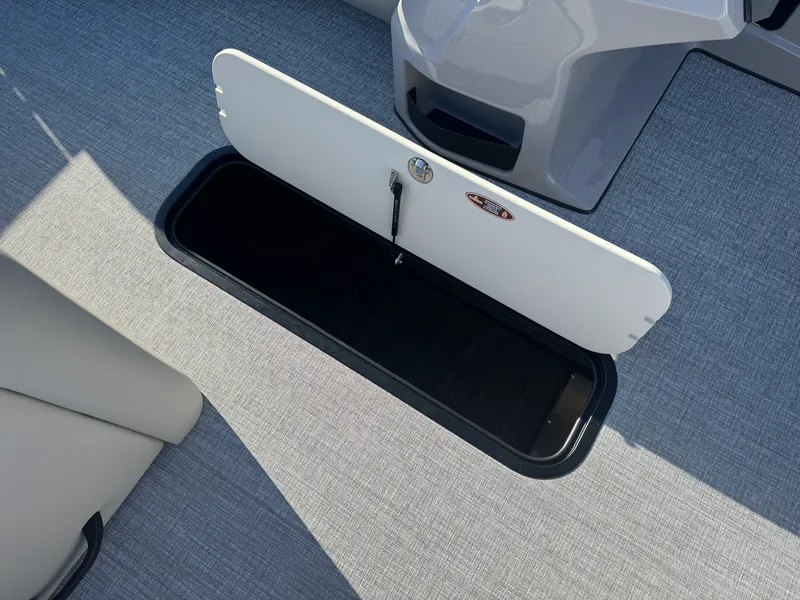 Slide: The Image of Harris Cruiser 230 2026 - 34