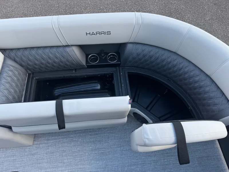 Slide: The Image of Harris Cruiser 230 2026 - 37
