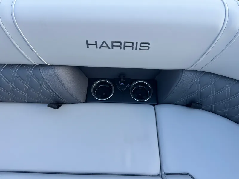 Slide: The Image of Harris Cruiser 230 2026 - 38