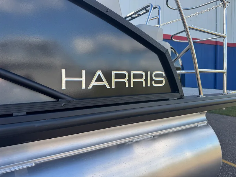 Slide: The Image of Harris Cruiser 230 2026 - 4