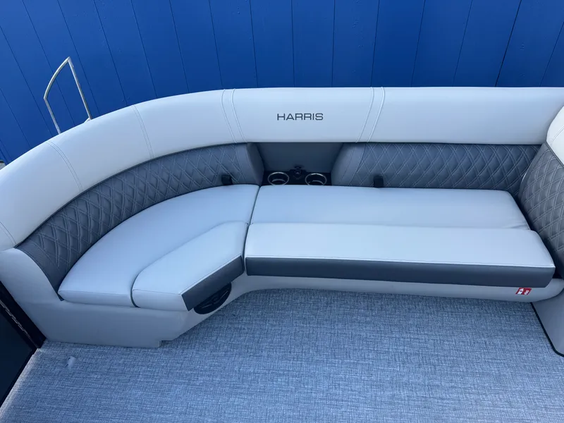 Slide: The Image of Harris Cruiser 230 2026 - 41