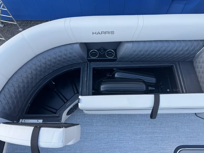 Slide: The Image of Harris Cruiser 230 2026 - 42