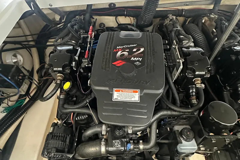 Slide: The Image of Engine compartment of a 2005 Formula 280 Sun Sport with MerCruiser 6.2 MPI engine. - 18