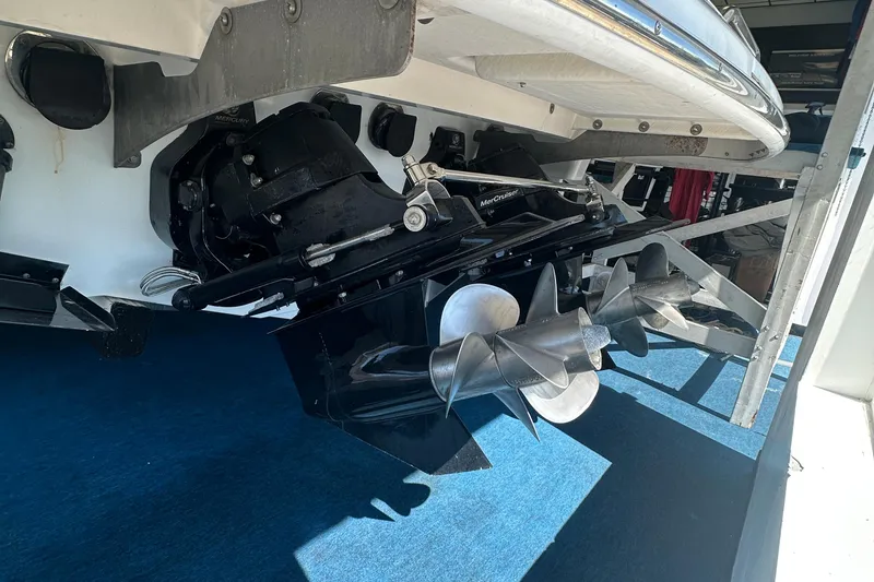 Slide: The Image of 2005 Formula 280 Sun Sport boat with dual propellers and MerCruiser outdrive. - 7