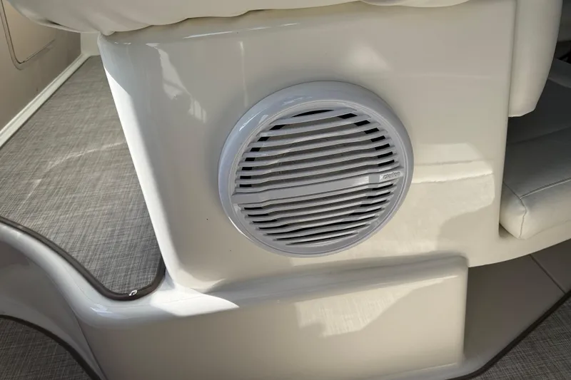 Slide: The Image of 2001 Sea Ray 310 Sundancer boat interior with speaker detail. - 49